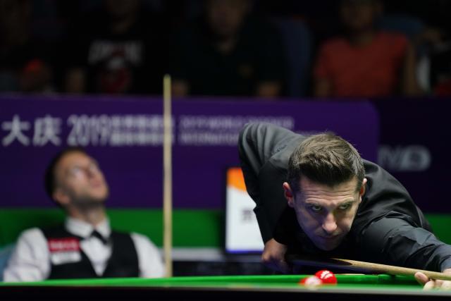 仅向中国球迷致歉！布莱顿删三笘薰与战犯合照 菲律宾：我们呢？