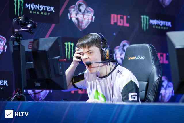 安全至上！NBA杯赛湖人弃用争议地板，恢复主场常规场地