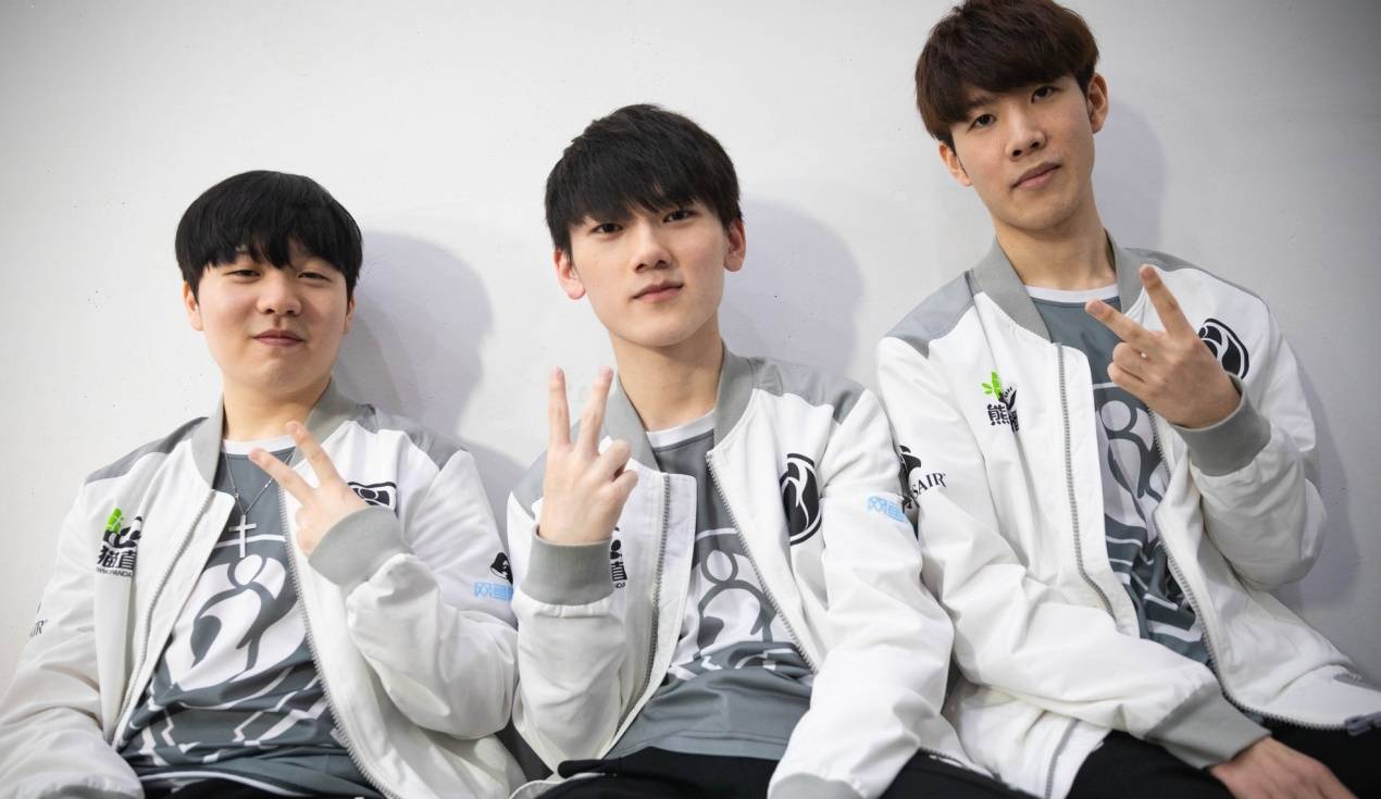 他在关键洞 他在关键洞